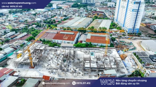 Tính đến ngày 23/09/2025, tiến độ xây dựng TT Avio Dĩ An Bình Dương ghi nhận cột mốc nổi bật tại tháp Avis, khi tổng thầu Ricons đã hoàn thành 100% đổ bê tông sàn tầng 6 – Dấu mốc quan trọng trong giai đoạn thi công phần thân.