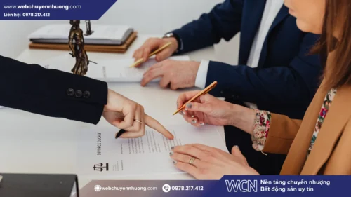 Điều 15 quy định các trường hợp chấm dứt hợp đồng, gồm theo thỏa thuận, vi phạm nghĩa vụ hoặc bất khả kháng, kèm theo phương thức xử lý hậu quả khi hợp đồng chấm dứt.