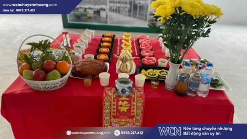 Bên cạnh giao dịch nhà đất, cúng động thổ (khi xây dựng hoặc sửa nhà) và lễ nhập trạch (khi dọn về nhà mới) cũng là hai nghi lễ phong thủy quan trọng.